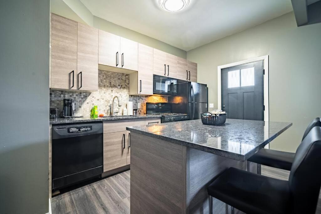 Апартаменти Walkable Gem In Little Italy Клівленд Екстер'єр фото