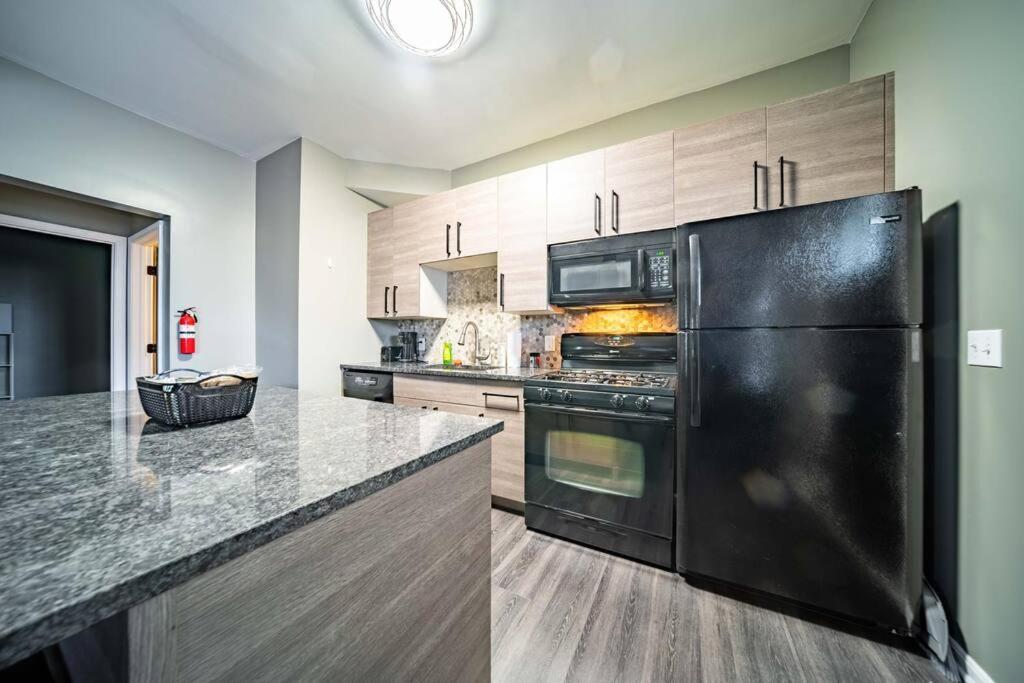 Апартаменти Walkable Gem In Little Italy Клівленд Екстер'єр фото