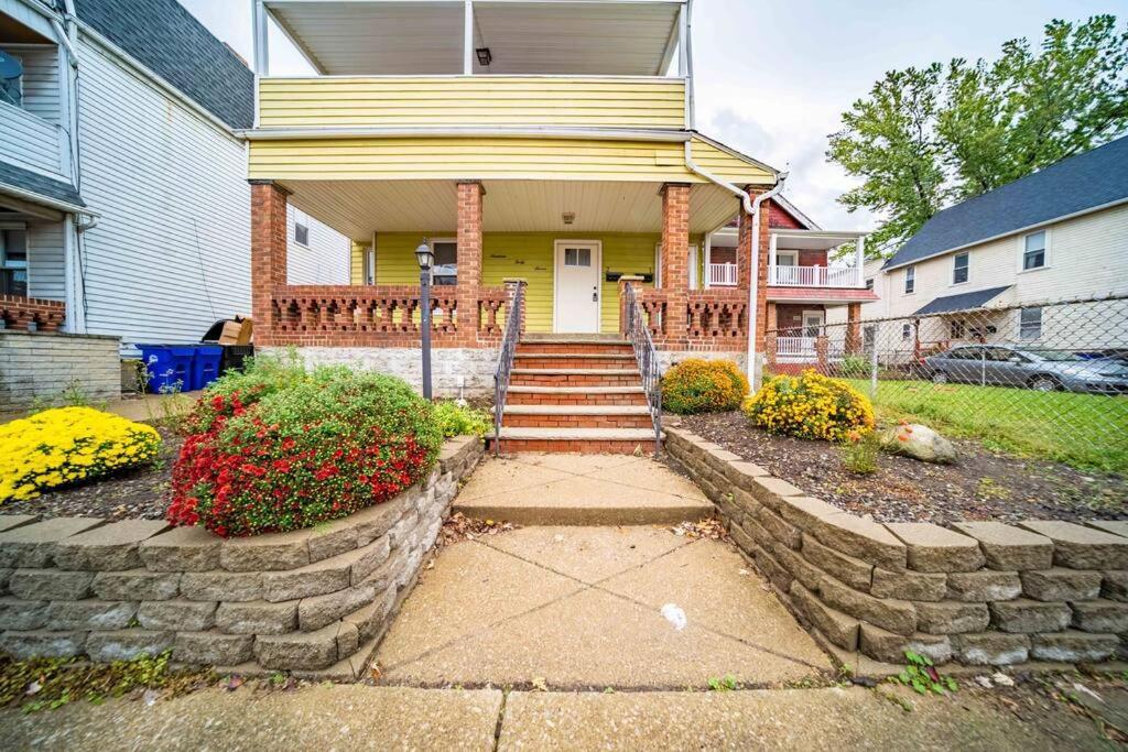 Апартаменти Walkable Gem In Little Italy Клівленд Екстер'єр фото